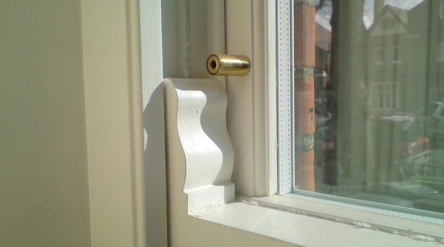 Broken Window Sash Cord: Signs, Causes and What’s Involved in Repairing It